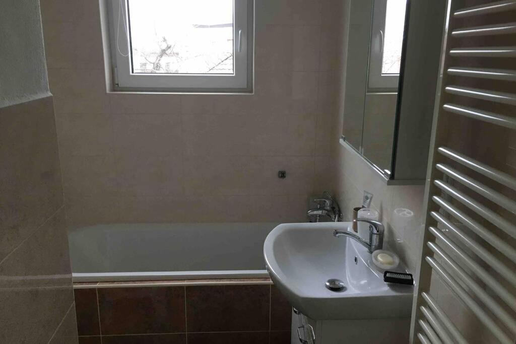 Family Apartment With Garden And Parking Spot Ceske Budejovice Ngoại thất bức ảnh